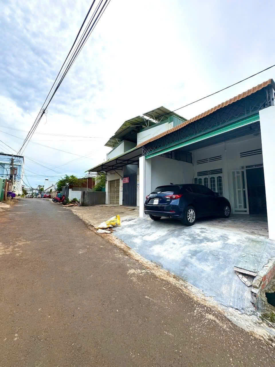  Cần bán nhà mặt tiền 372 Trần Phú, giá 3tỷ350tr, vị trí đẹp, thuận tiện kinh doanh hoặc đầu tư.
 Diện tích: 5m x 20m thổ cư 100%( sau khi trừ qh còn dài 15m) 