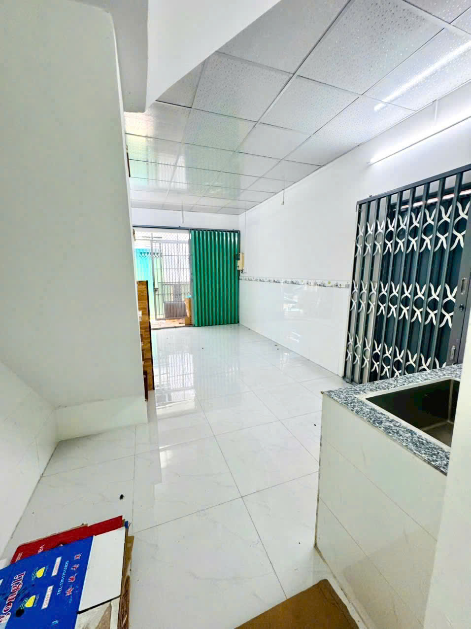  MẶT TIỀN 2 GÓC LÊ QUỐC HƯNG Q4
NGANG 3.4 DÀI 9 - 2 TẦNG CÓ 3 TỶ 