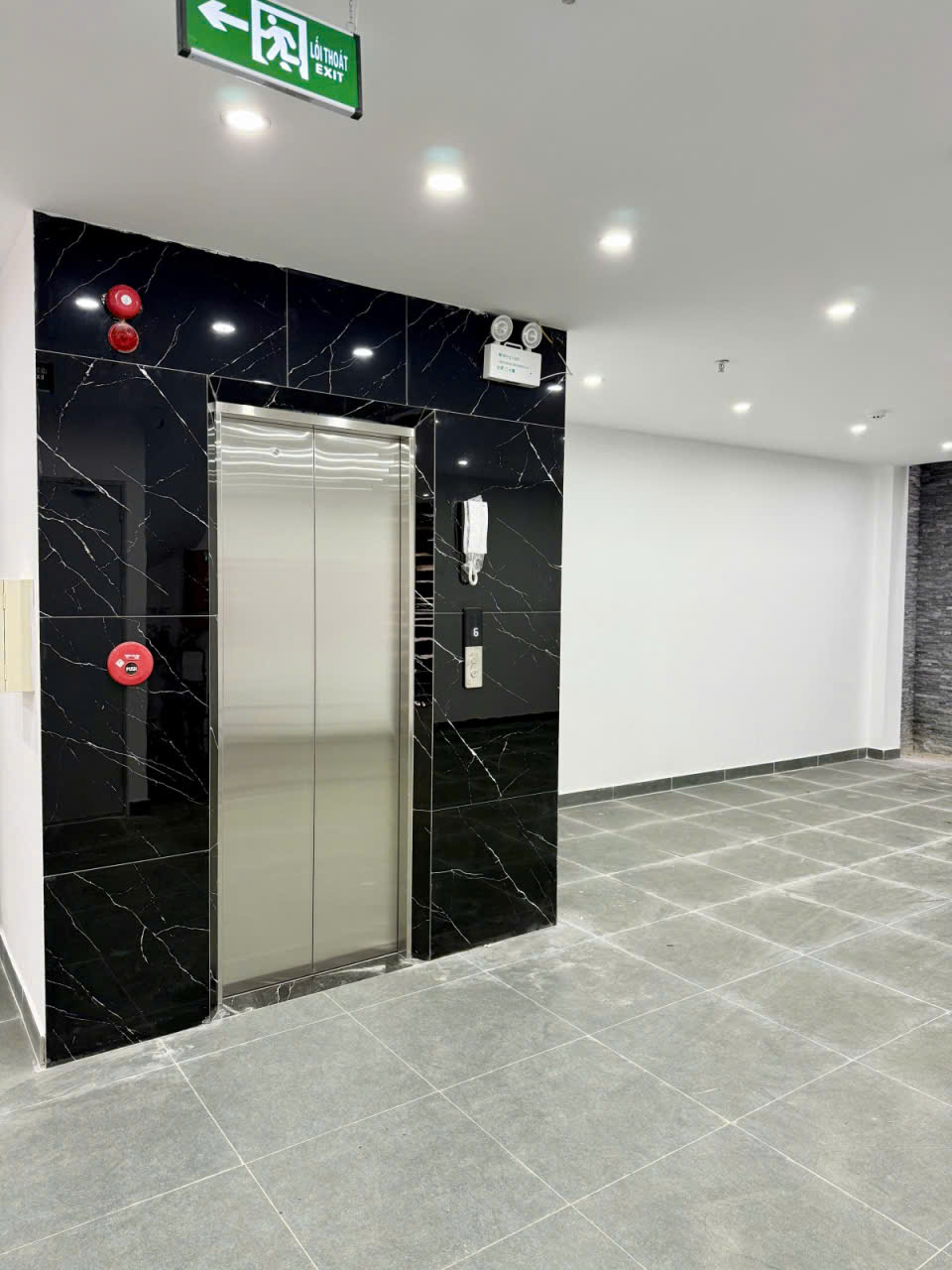 BÁN TÒA NHÀ PHỐ VŨ TÔNG PHAN- THANH XUAN, 175 M2, 8 TẦNG TM, MT 8 M, GIÁ 45 TỶ. 