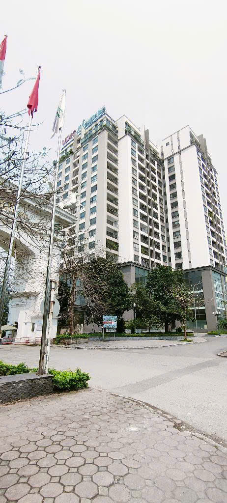  ????SÀN THƯƠNG MẠI DỊCH VỤ UDIC WESTLAKE _ VÕ CHÍ CÔNG _17.700 M _Tầng 1,2,3,4. ,,GIÁ:667 TỶ 