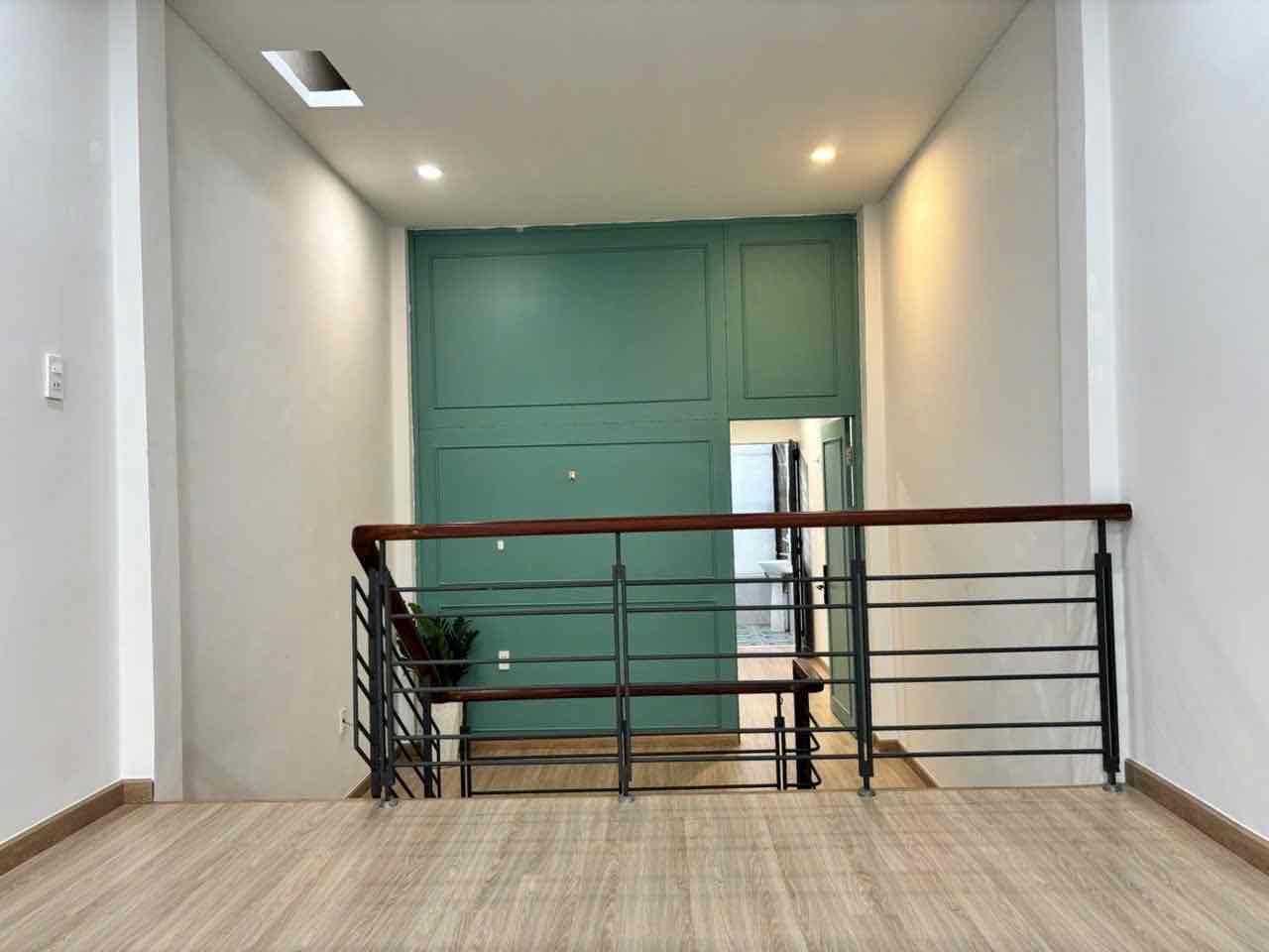  Nhà 2 Tầng Mới Đẹp, Full Nội Thất – Kiệt Oto, Gần Trung Tâm, Chỉ 2.7 Tỷ! 
