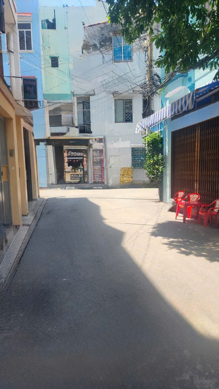  CỘNG HÒA – NGAY NGÃ 4 ÚT TÍCH – GẦN VINCOM – 110M² – 4 TẦNG – 19 TỶ x.













.













































































 