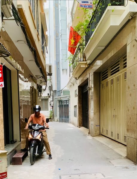  PHÁO ĐÀI LÁNG- CHỈ 8 TỶ- 5 TẦNG- XÂY MỚI- Ô TÔ TRÁNH CÁCH 20m 