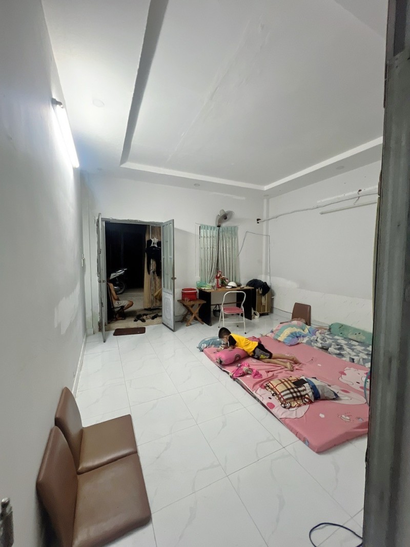  BÁN NHÀ CẤP 4 – 2 MẶT HẺM XE HƠI – ĐƯỜNG SỐ 20, LINH ĐÔNG, THỦ ĐỨC – SẴN DÒNG TIỀN CHO THUÊ - CHỈ 4.975 TỶ. 