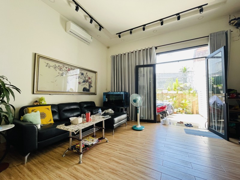  Bán nhà Thủ Đức, Tam Phú, hẻm Số 8, 88m2, 3 tầng, 3PN. Sổ hồng riêng, giá 6.85  tỷ. 