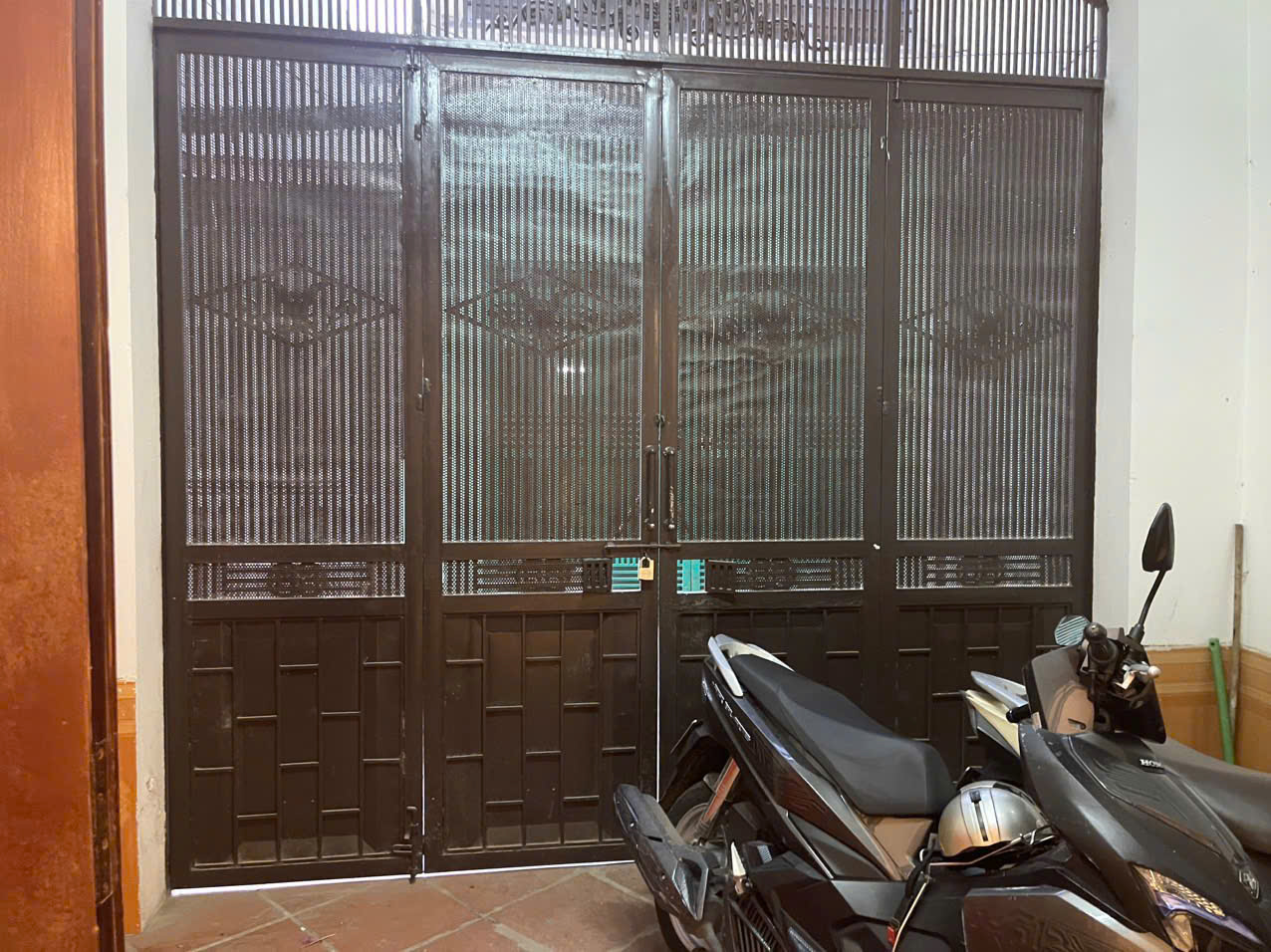  Cho thuê nhà nguyên căn ngõ 230 Định Công Thượng, 55m2 x 4 tầng, 5 ngủ, 17 triệu/tháng 