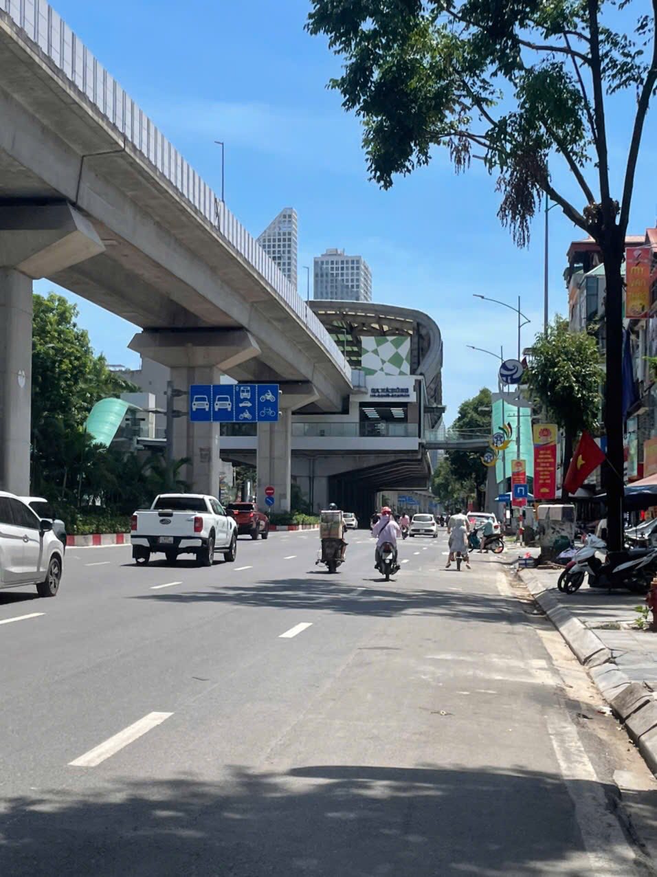  QUÁ HIẾM NHÀ QUANG TRUNG HÀ ĐÔNG -MẶT PHỐ LỚN KINH DOANH ĐỈNH - VỈA HÈ RỘNG - VỊ TRÍ TRUNG TÂM HÀ ĐÔNG - GIÁ RẺ NHẤT KHU VỰC 98 MÉT CHỈ 28 TỶ 
