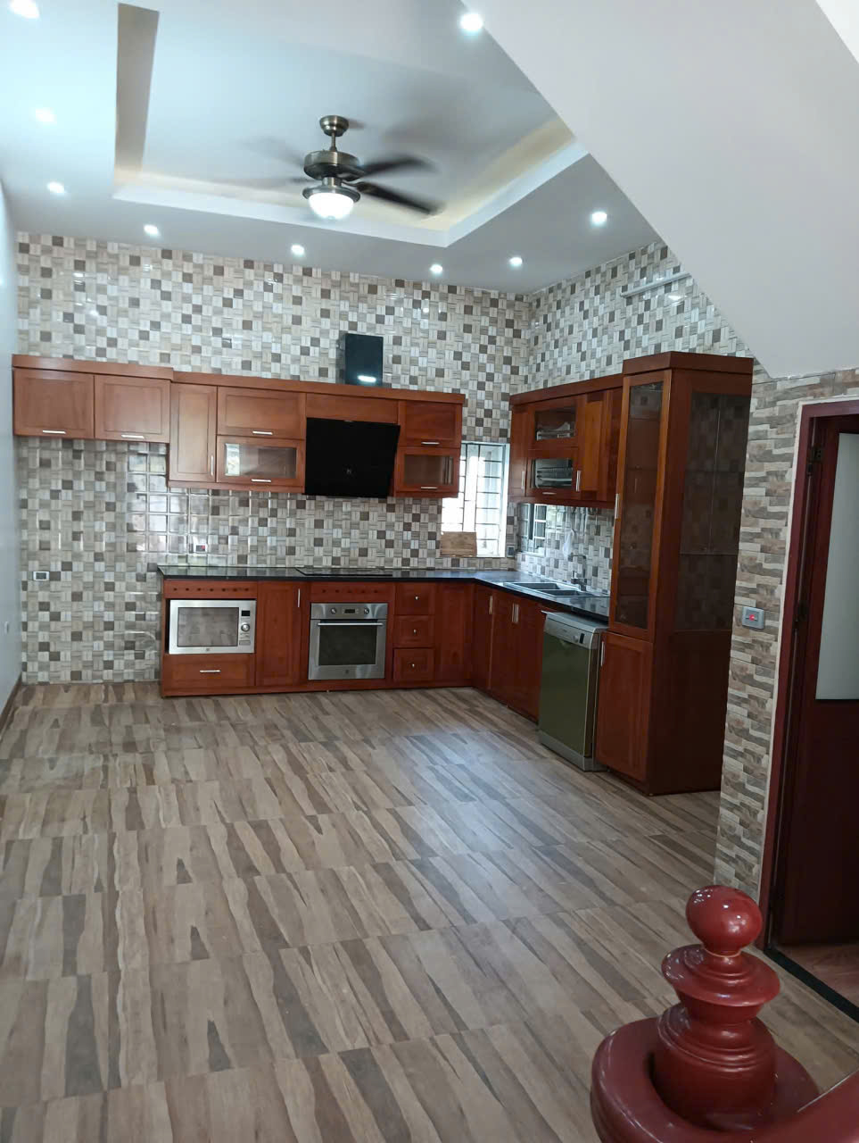  Bán gấp MẶT NGÕ 51m giá 8.7  tỷ Ô TÔ KINH DOANH PHỐ Trung Liệt Đống Đa. 