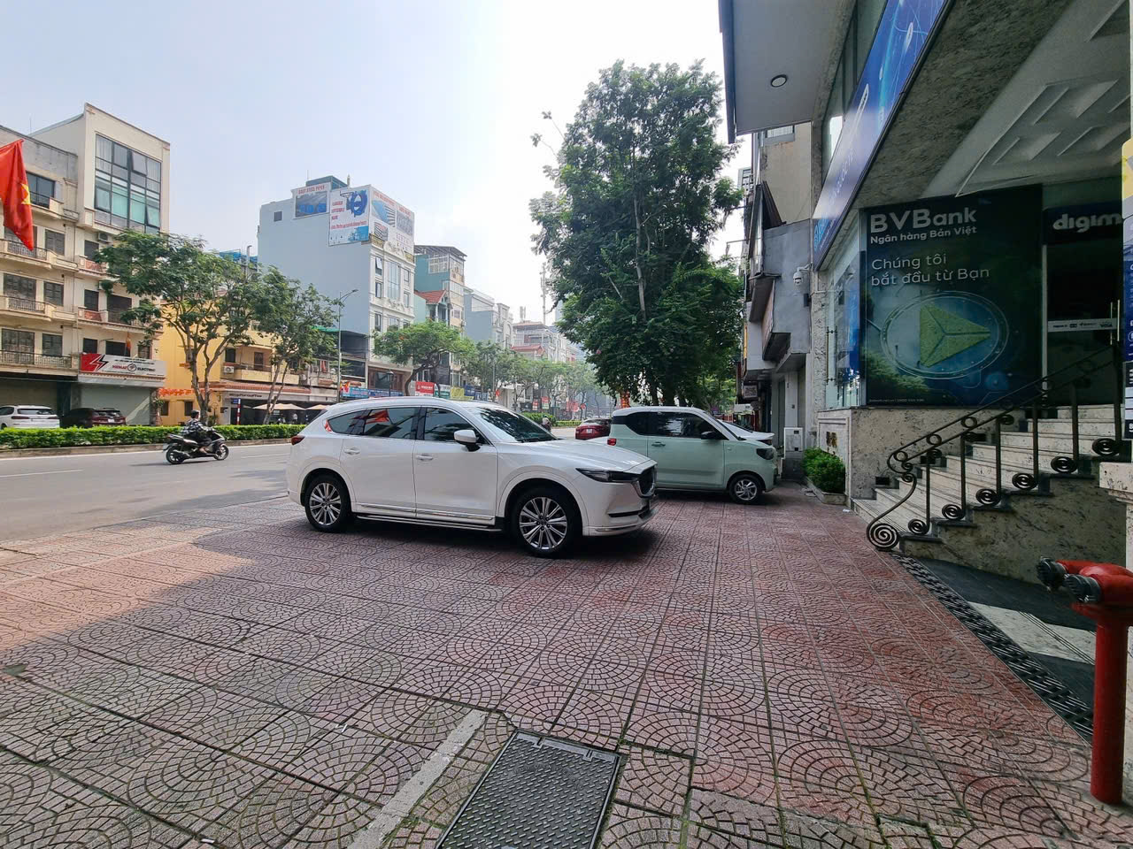  BÁN NHÀ MẶT PHỐ VIP NGUYỄN VĂN CỪ – VỈA HÈ 15M – KINH DOANH VÔ ĐỊCH – 75 TỶ
???? Vị trí đắc địa, vỉa hè rộng như sân bóng – trung tâm Long Biên, kết nối nhanh cầu Chương Dương, Hoàn Kiếm.

???? Diện tích 312m², mặt tiền 5.2m – nở hậu đẹp 