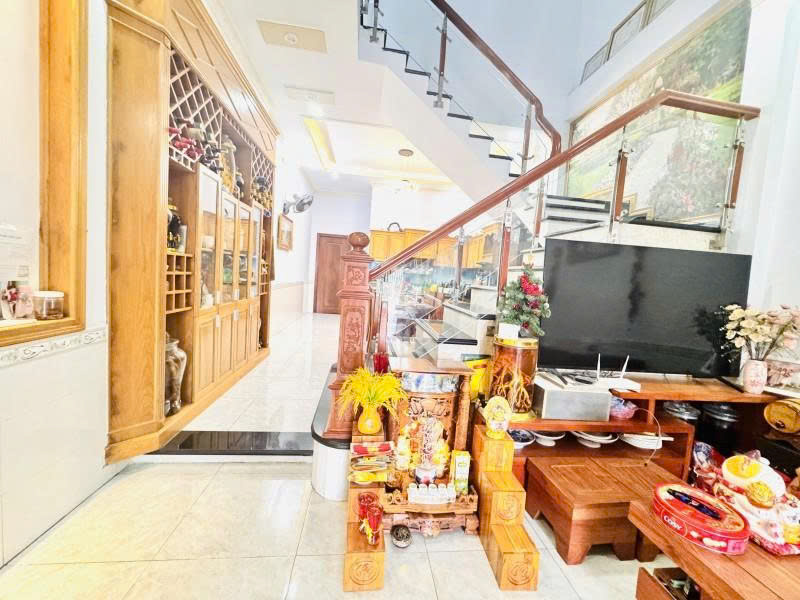  NHÀ ĐẸP TRUNG TÂM ĐÔNG HÒA – ĐƯỜNG Ô TÔ THÔNG TỨ TUNG – NHÀ ĐẸP VÀO Ở NGAY 