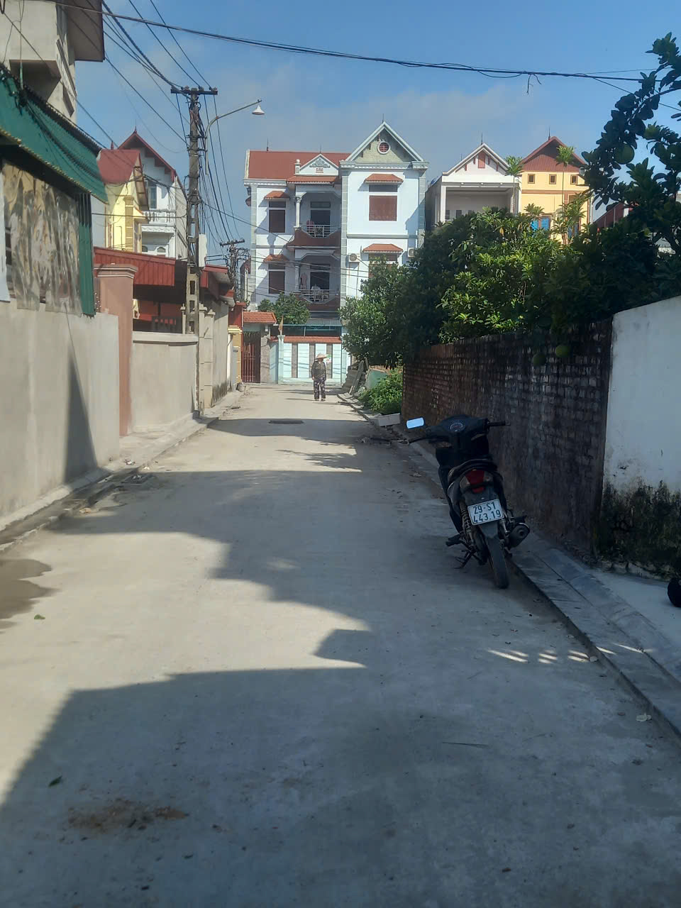  BÁN ĐẤT ĐÔNG ANH – Ô TÔ VÀO TẬN ĐẤT – CÁCH Ô TÔ TRÁNH NHAU 10M – GIÁ HƠN 2 TỶ 
