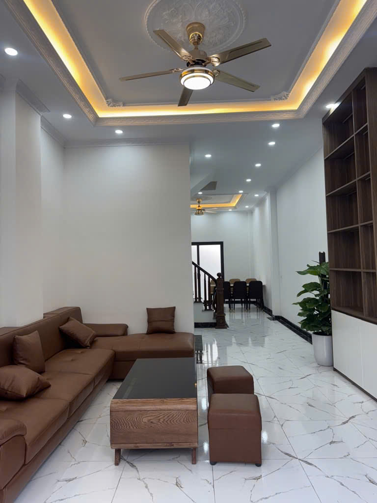  ????????????HIẾM - NHÀ 5 TẦNG ĐẠI HƯNG- MỚI kOONG  GIÁ NHỈNH 6 TỶ- GARA Ô TÔ - LÔ GÓC - SÁNG THOÁNG???????????? 