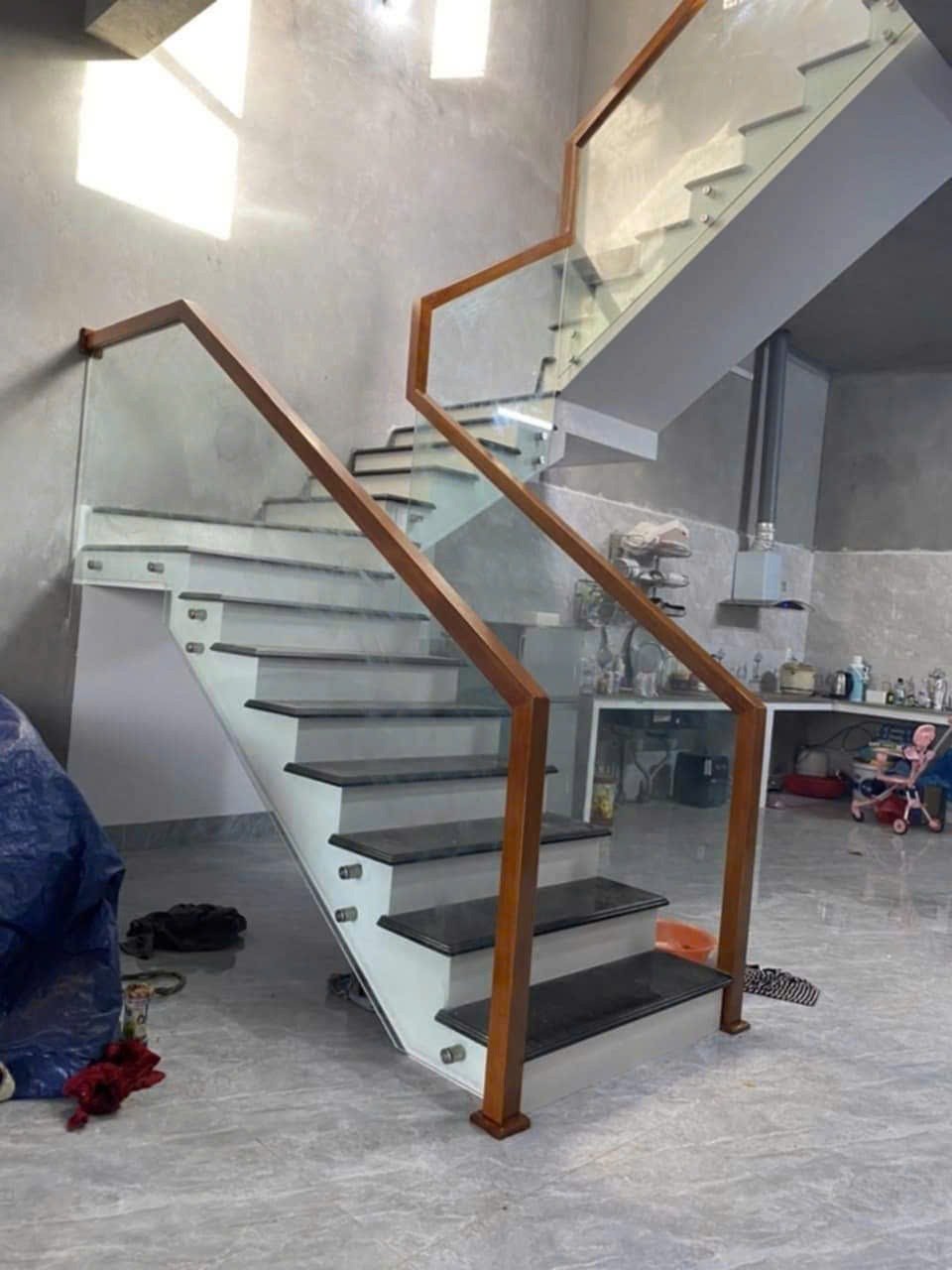  Mình cho thuê nhà hai cửa đi, mới, Trúc Bạch; vỉa hè 99m2* 4T- 31 Tr 