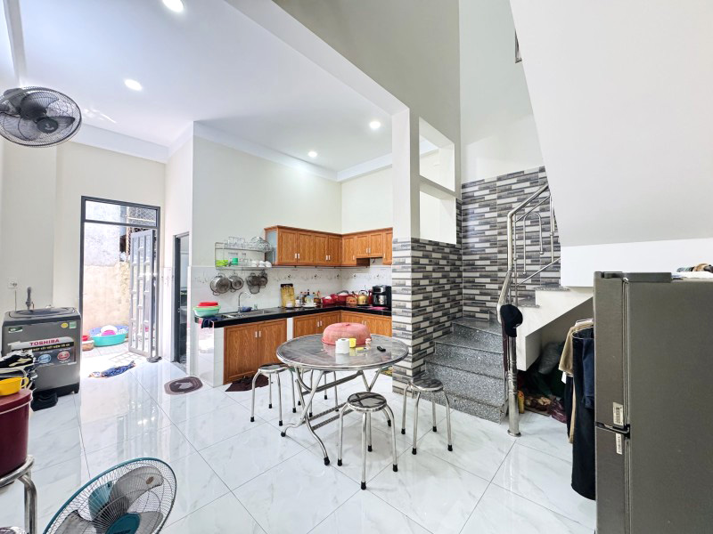  Ngộp Bán Gấp Mặt Tiền Nhà 2 Tầng – 122m² – Gần BV Thủ Đức – Đường Xe Tải – Giá Tốt Chỉ 6.59 Tỷ! 