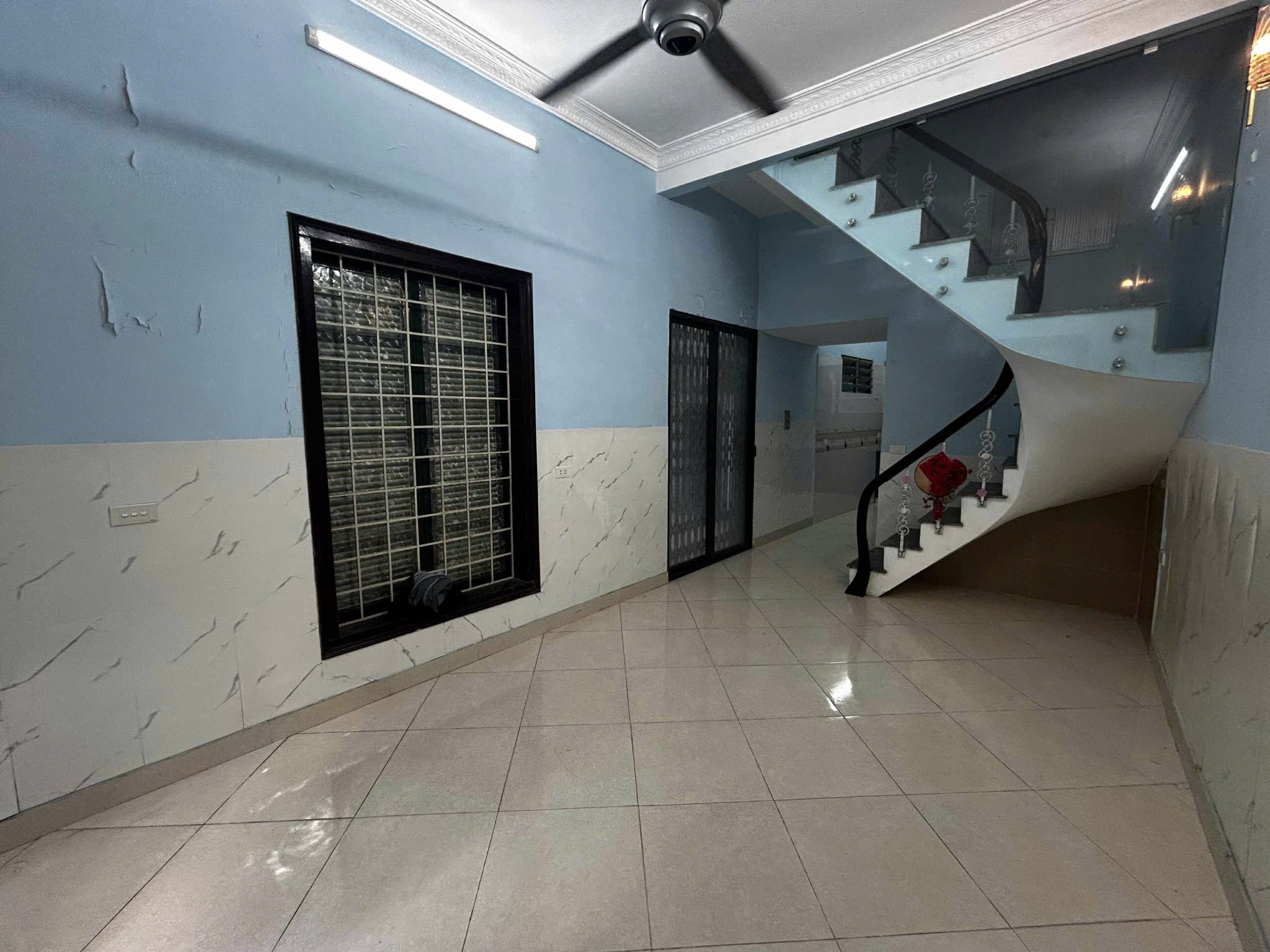  Cho thuê nhà ngõ 109 Nguyễn Trãi, 4 tầng x 40m2, 3 WC, 12.5 triệu 