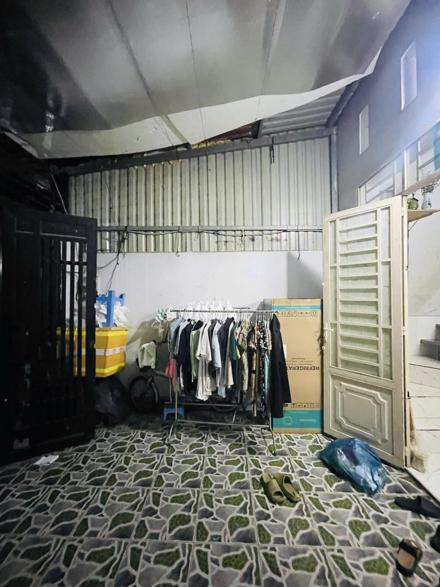  Bán nhà 2 Mặt tiền trước + sau Lê Trọng Tấn, 8x20m, 2 Tầng, chia 4 căn, HĐT 26tr, 10,2 tỷ. 