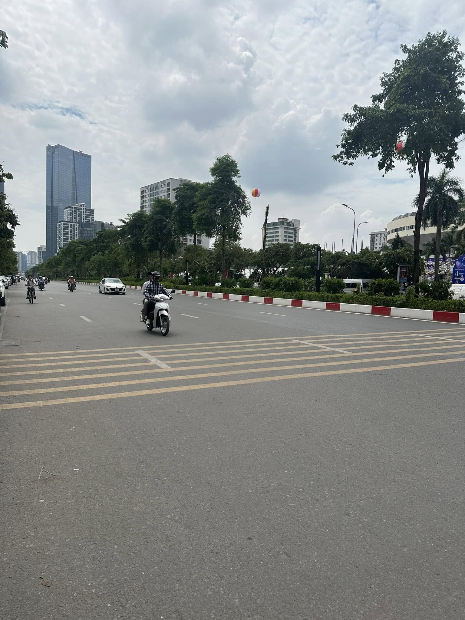  MẶT PHỐ VĂN CAO – TOÀ VĂN PHÒNG 10 TẦNG – DÒNG TIỀN 250TR/THÁNG – VỊ TRÍ VIP BA ĐÌNH 