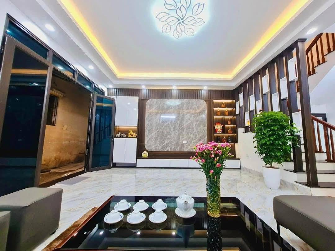  BÁN NHÀ 5 TẦNG ĐẸP PHỐ YÊN HÒA – 40M² – NGÕ NÔNG – GẦN PHỐ – GIÁ CHỈ 8.1 TỶ 