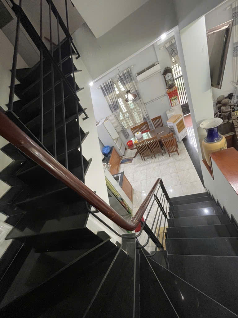  LÔ GÓC 2 MẶT XE TẢI ĐS 1 - 63m2 5 TẦNG  - CÁCH 1 CĂN RA VIEW SÔNG - NHỈNH 7 TỶ 

Mô tả: V0.7760111
LÔ GÓC 2 MẶT XE TẢI ĐS 1 - 63m2 5 TẦNG  - CÁCH 1 CĂN RA VIEW SÔNG - NHỈNH 7 TỶ 