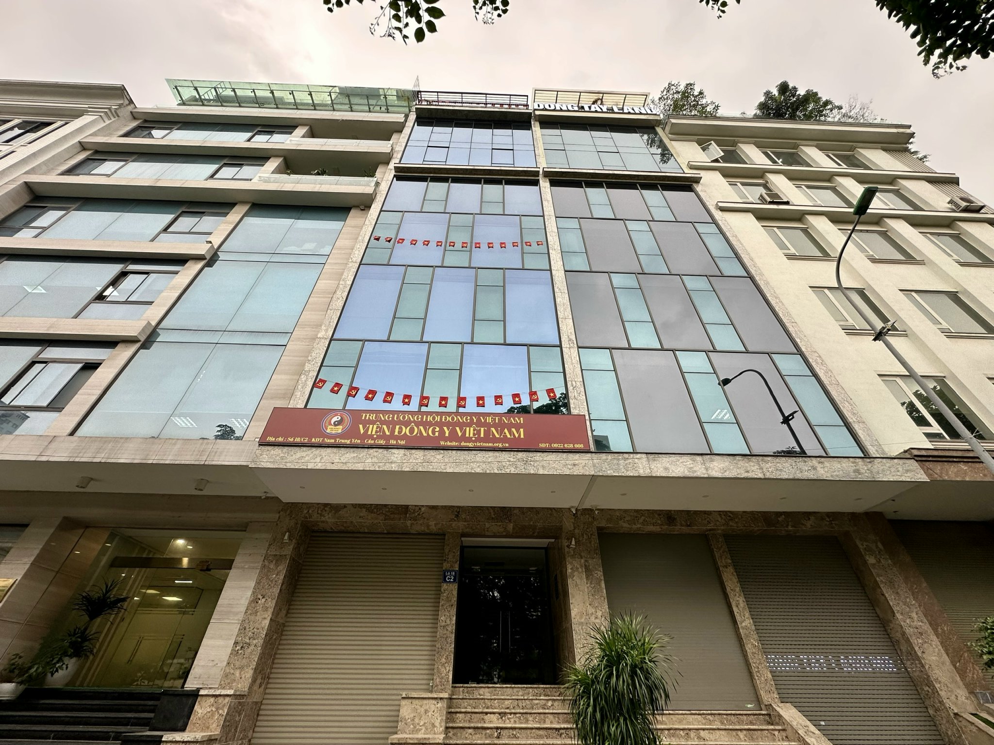  (Tin thật 100%) Bán tòa Bulding 132m2 x 9T ở Trần Thái Tông - DT 3 tỷ/năm - Đẳng cấp số 1 Cầu Giấy 