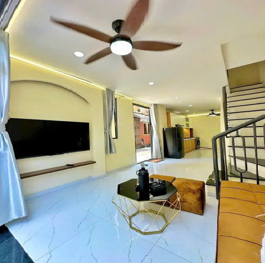  Bán nhà Quận 3 , Trần Văn Đang , Sổ vuông 3.3 x 8.5 m , Giá 4.88 tỷ 