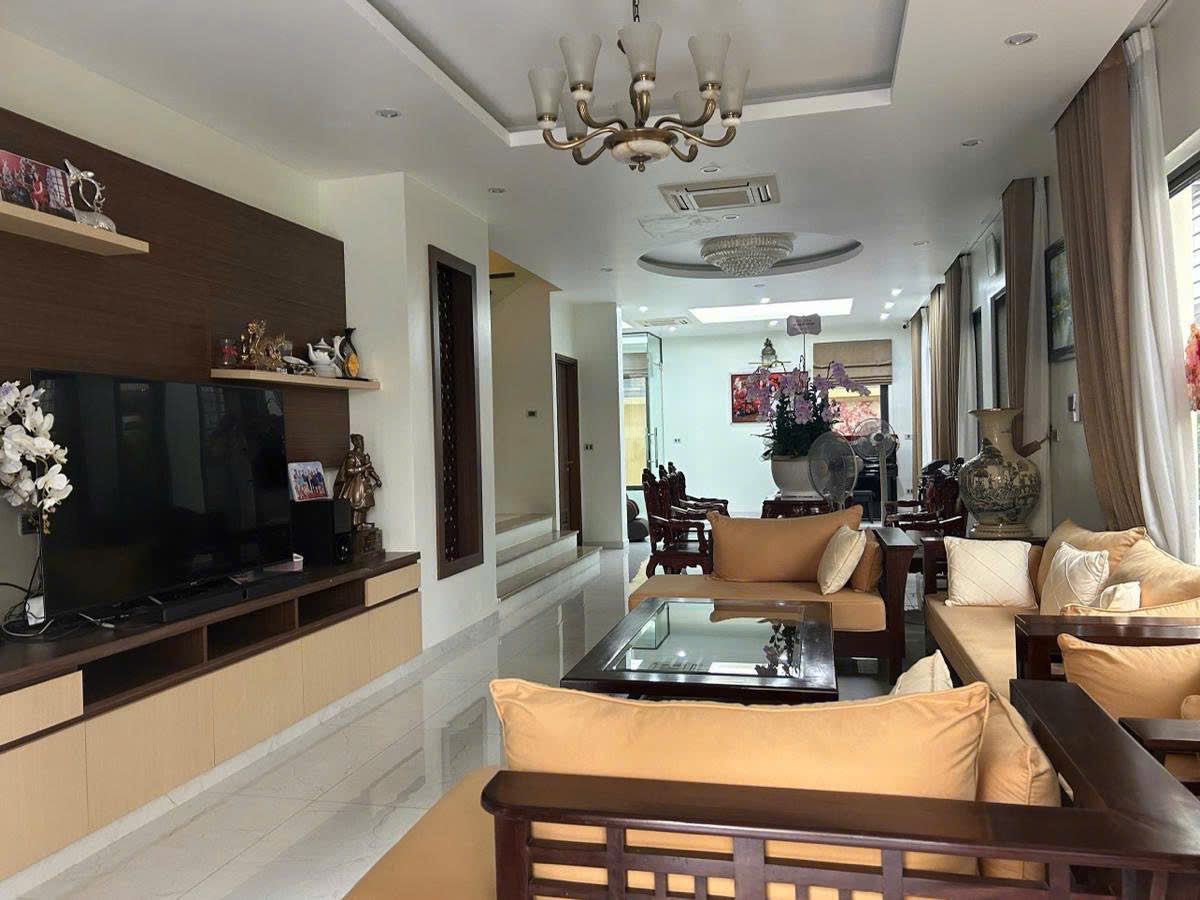  BÁN NHÀ vạn phúc 55m,5 tầng ,thang máy ,full nội thất xịn sò giá nhỉnh 11ty. 