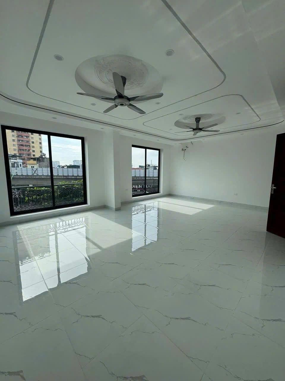  PHỐ QUANG TRUNG – HÀ ĐÔNG- MẶT PHỐ KINH DOANH – VỈA HÈ RỘNG – THANG MÁY – MẶT TIỀN KHỦNG 