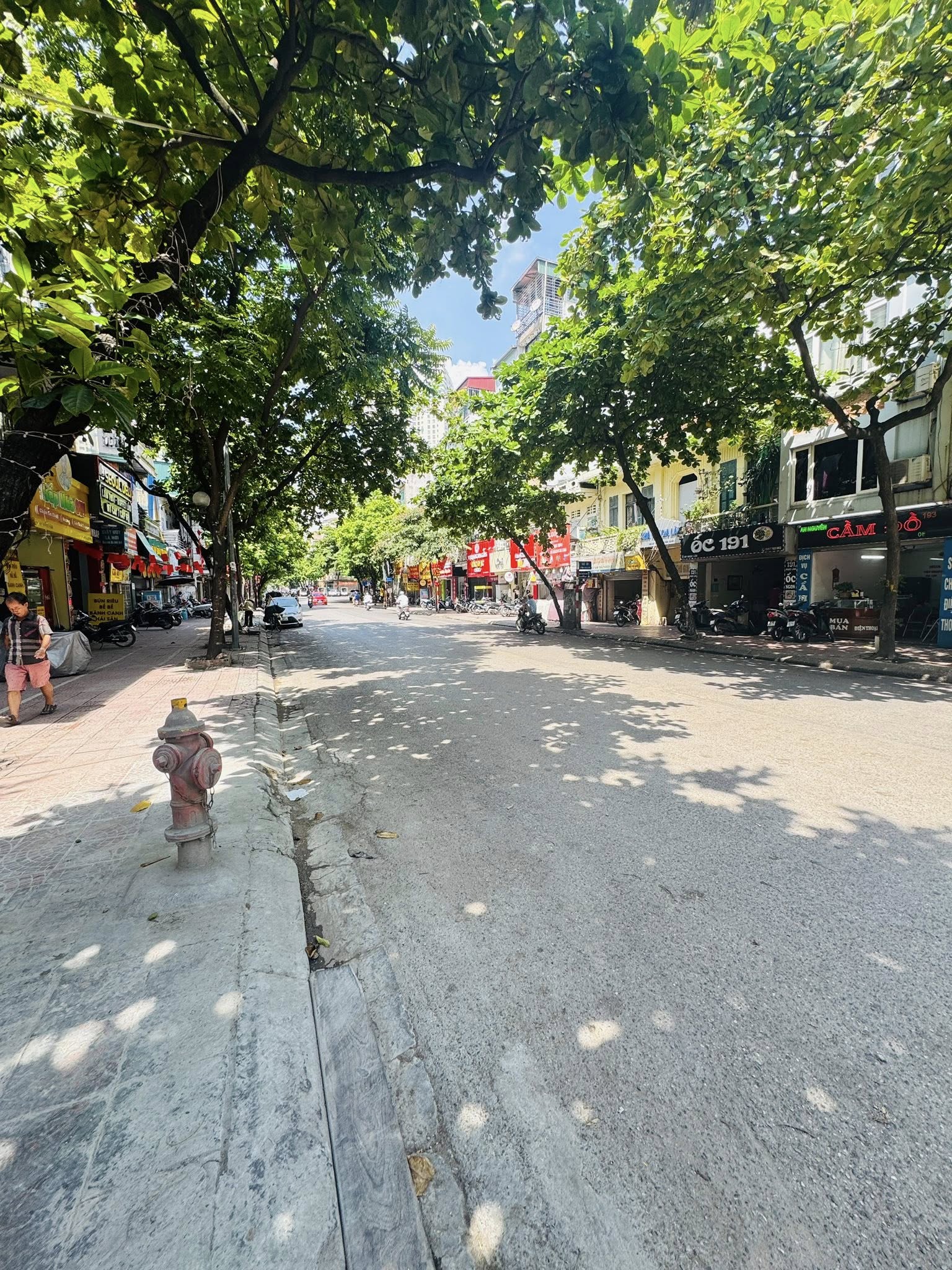  Hiếm. Mặt Phố Ngọc Lâm Long Biên 60m2, MT 4m, 4 Tầng, Vỉa Hè Rộng, Kinh Doanh - 19.x Tỷ 