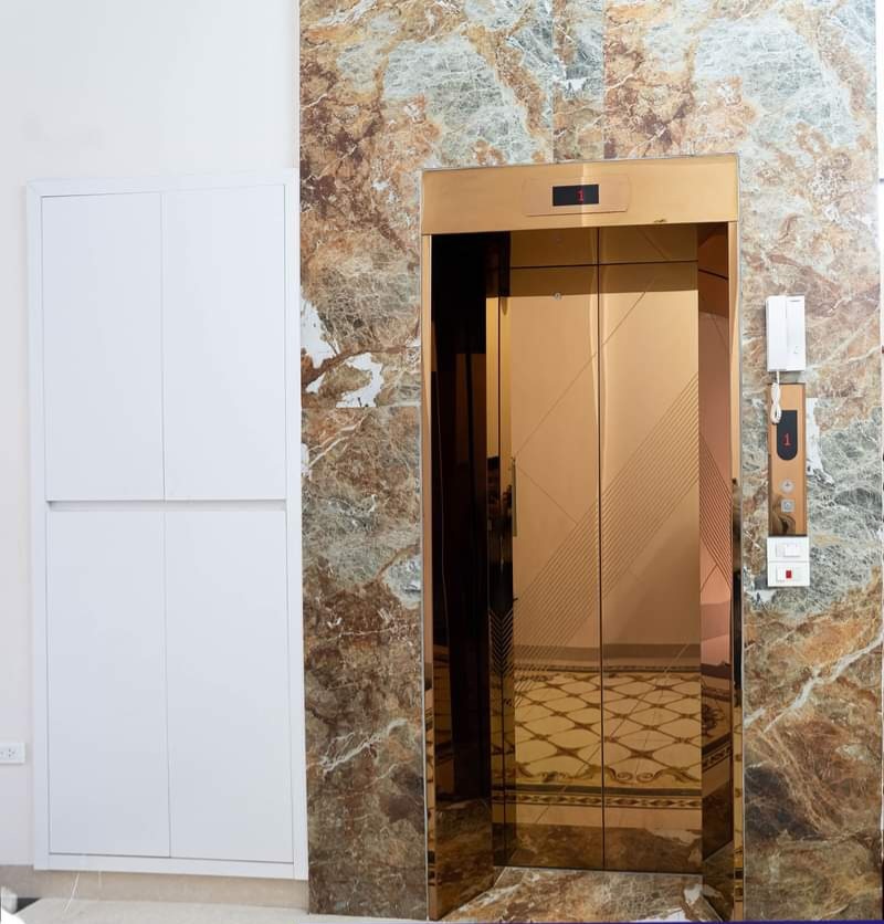  Nhà tôi cho thuê nhà mới, lô góc,vỉa hè, 112m2- 4T, Hoàng Cầu_45 Tr 