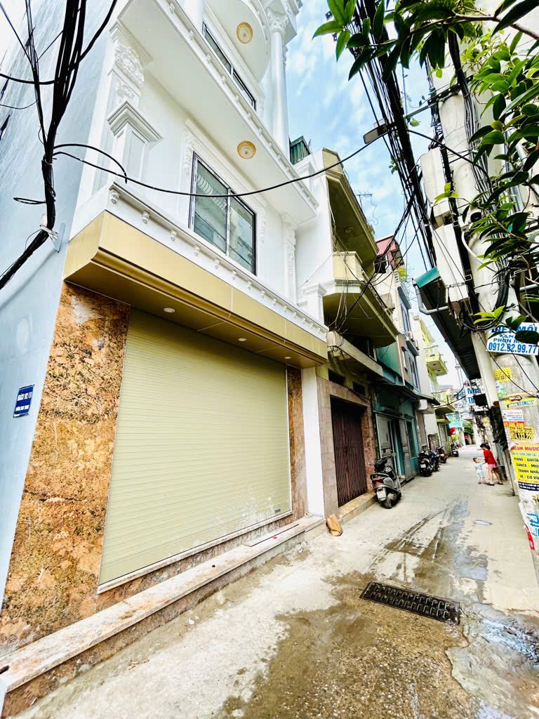  BÁN GẤP CCMN CẦU GIẤY. 49m 6T. DT 750Tr/ năm. THANG MÁY nhập Khẩu - 12 ph KK. Chỉ hơn 11 tỷ 