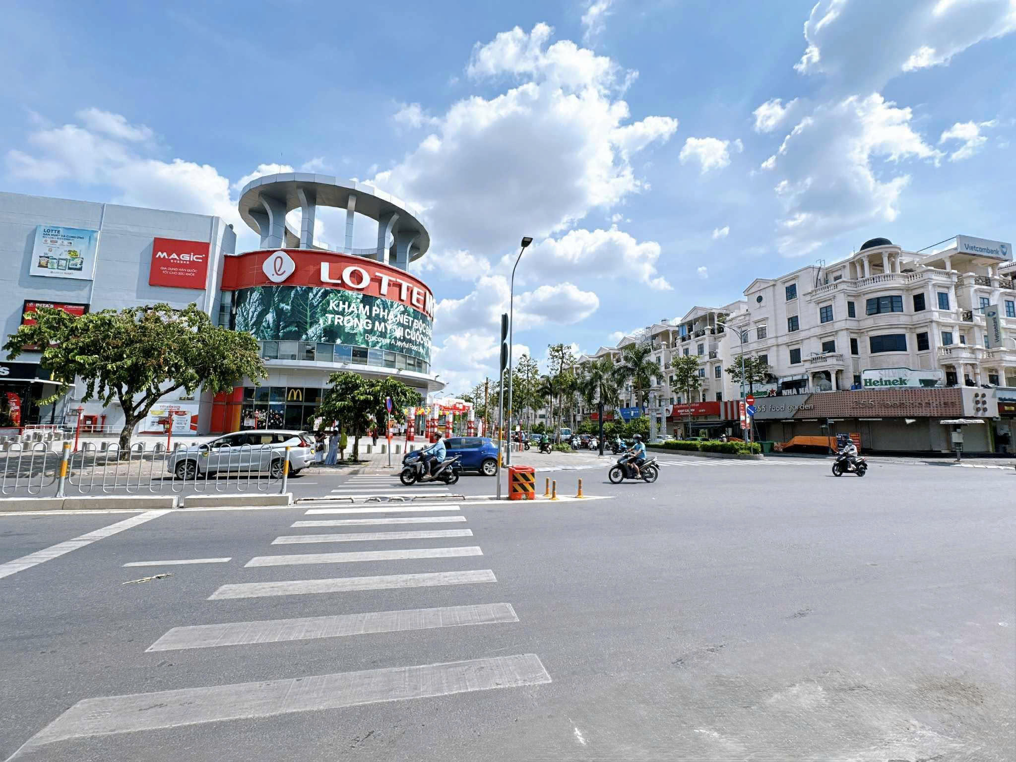  Bán nhà Mặt tiền Nguyễn Văn Lượng, ngay Lottemart, 4,2x16m, 5 Tầng, 6 PN, giảm  16,6 tỷ. 