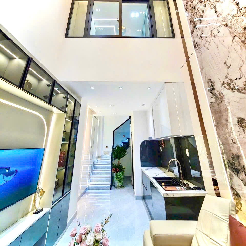  Nhà Quận 3- hẻm xe tải Nguyễn Thiện Thuật- Ngang hơn 3m- 4 tầng Full nội thất: 5 tỷ hơn. 0933910039 