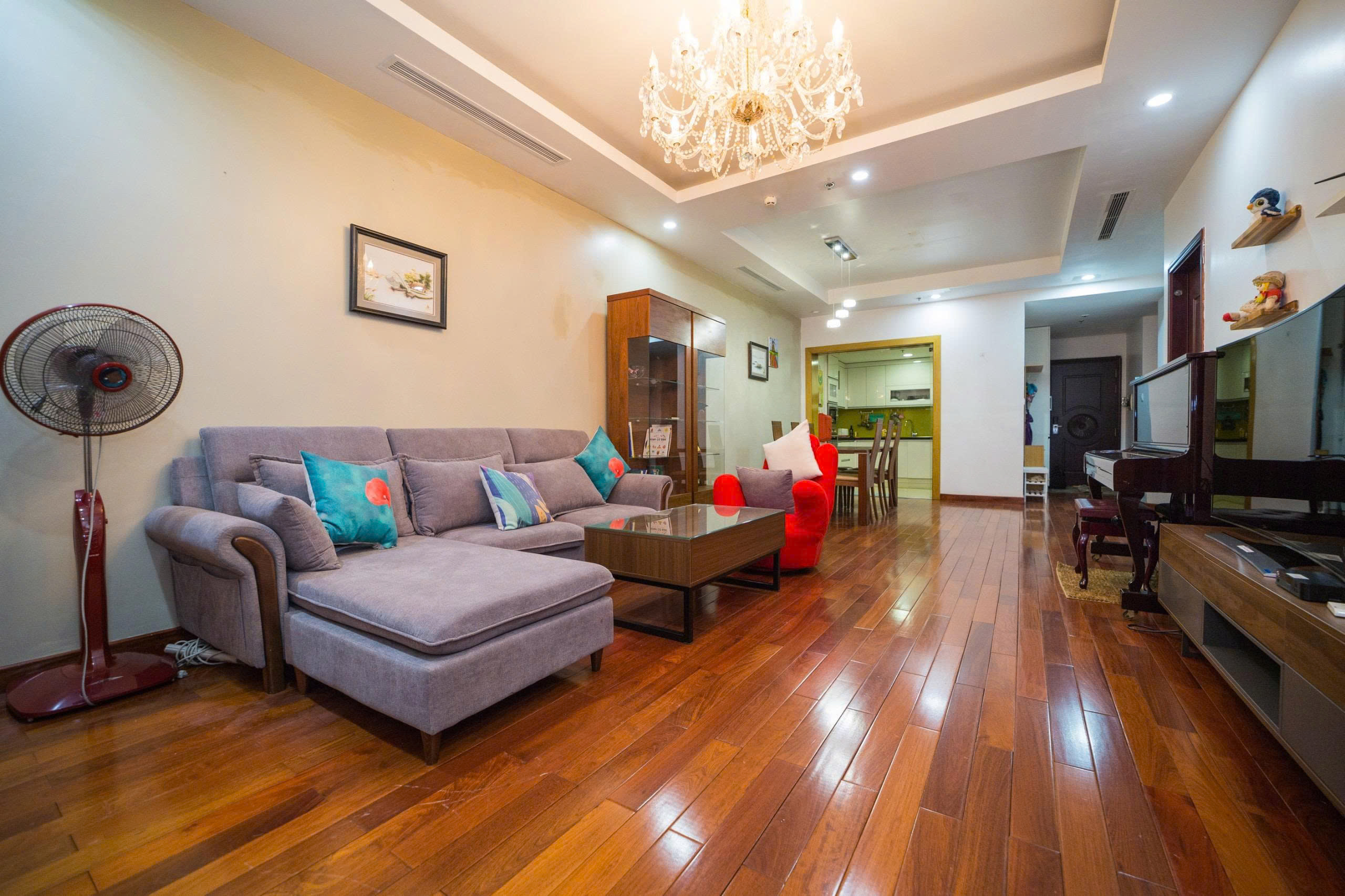  ROYAL CITY - R2 145m² - Tầng cao - Căn hộ chung cư - 3PN Hướng ban công Đông Nam Nội thất cơ bản 