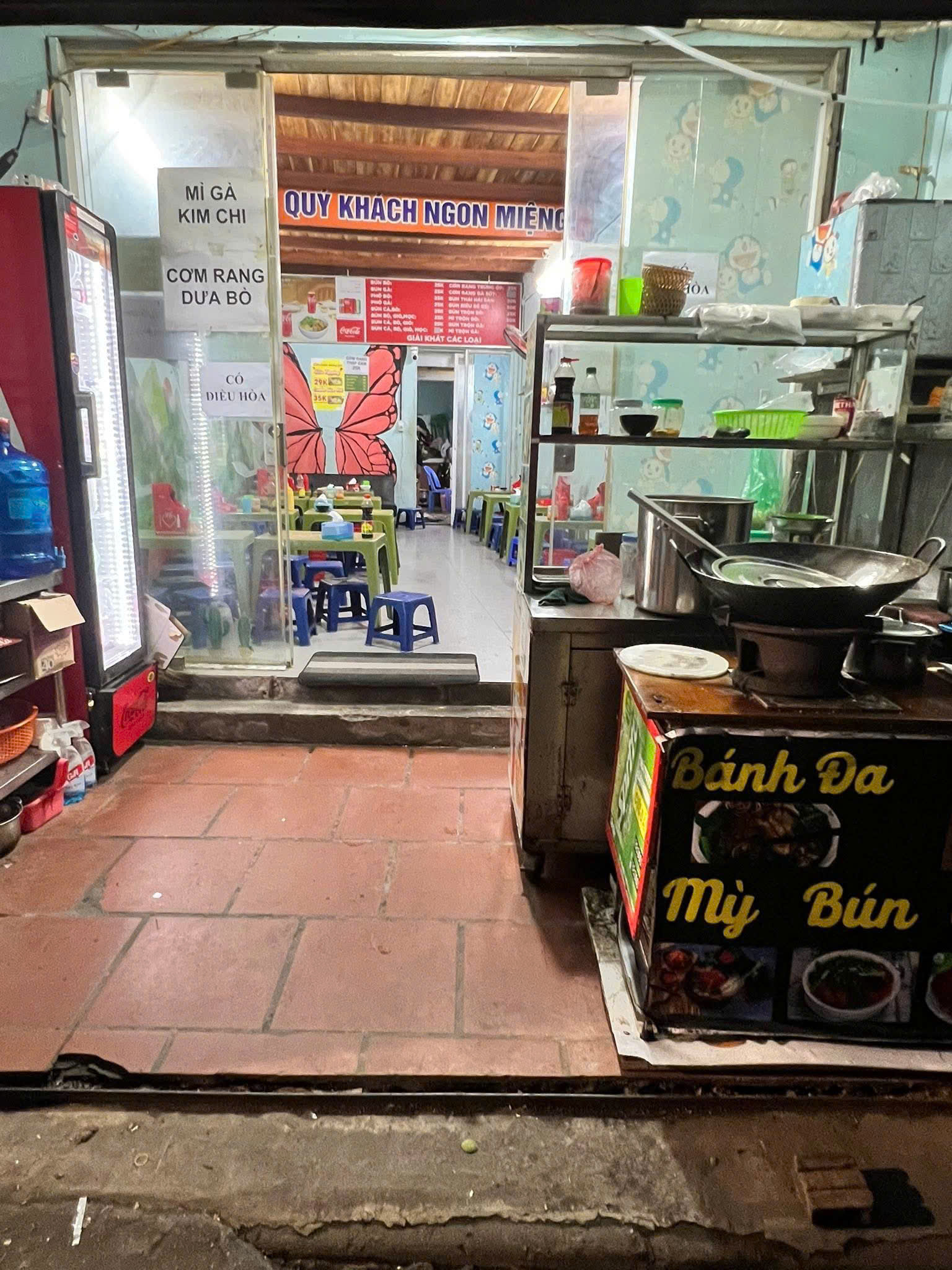  Sang nhượng quán cơm, bún, phở số 7 ngõ 431 vĩnh hưng cổng trường Đại học Kinh doanh và Công nghệ 