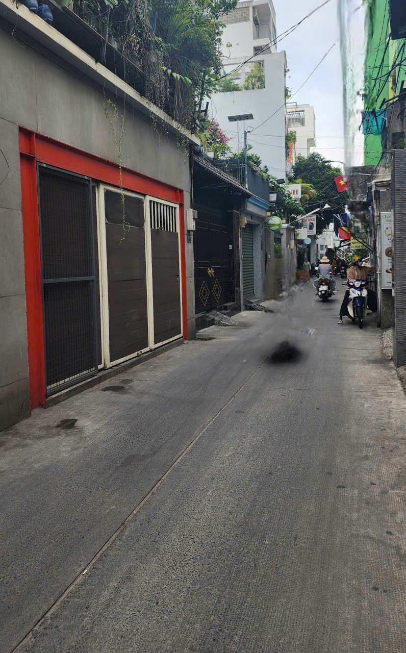  NHÀ BÁN TÔ HIẾN THÀNH, QUẬN 10, GẦN CHỢ CHÍ HÒA, HẺM Ô TÔ 4M, CHỈ 10 TỶ 