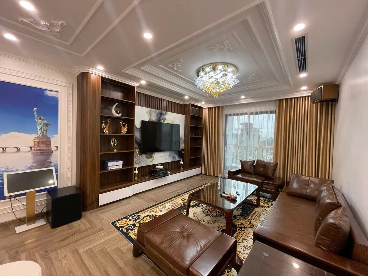  NHÀ MỚI MẶT PHỐ Ngô Gia Tự 92m2 X 7 Tầng mặt tiền 4m X 30 tỷ Long Biên. 