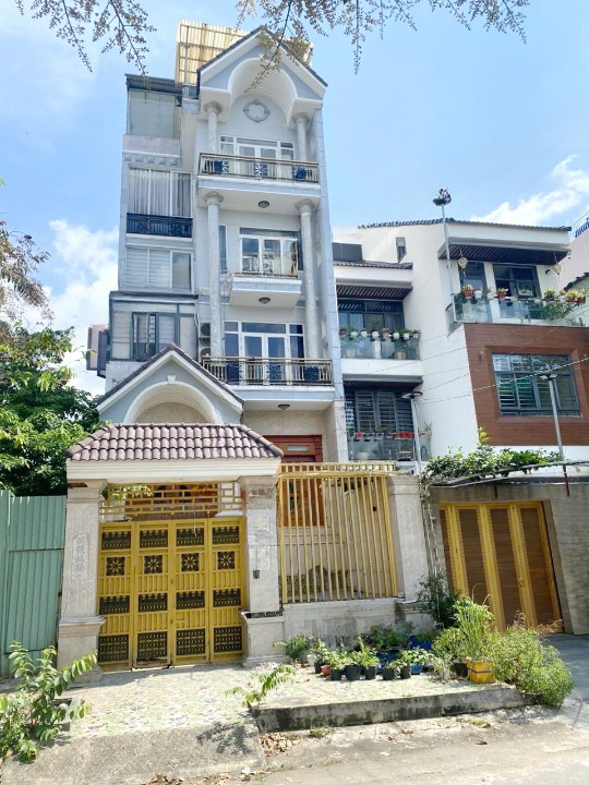  Bán Biệt Thự, 7x19.5m, 5 lầu, MT đường 5 KDC Ấp5 Phong Phú, giáp bến xe Q8, cặp đường 10 