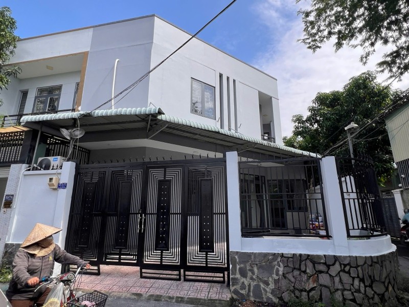  Bán nhà  đường Số 11, Q.9, Tăng Nhơn Phú B. DT 110m2, 2 tầng, 3PN. Sổ hồng, giá 7.35  tỷ. 