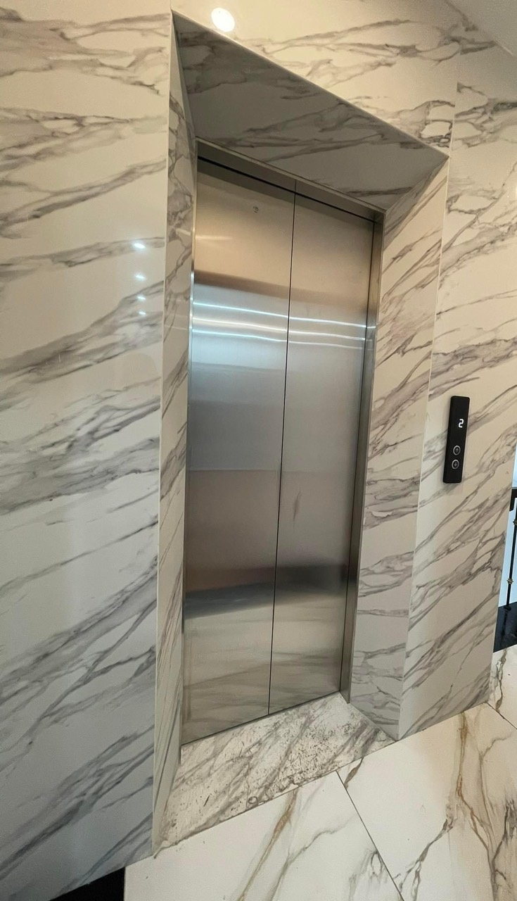  Cho thuê nhà hai cửa đi, mới, thang máy, 103m2_ 4T; vỉa hè, Lò Đúc-32 Tr 