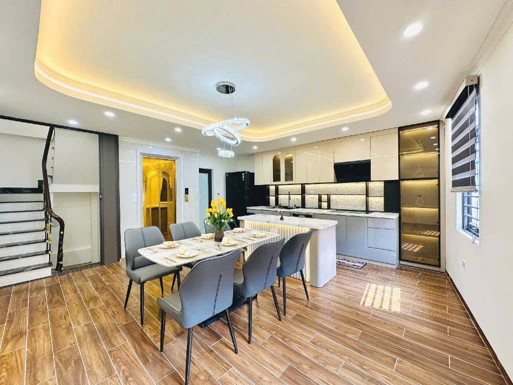  BÁN NHÀ MỚI ĐẸP THỊNH QUANG, ĐỐNG ĐA - 40M² x 7T THANG MÁY - MT 5.5M - FULL NỘI THẤT 