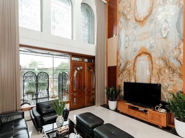  Trung Tâm Bồ Đề, View Hồ Triệu Đô 102m2 7T, MT6m, Sống Sang Bên Lề Phố Cổ - Nhỉnh 3x Tỷ 