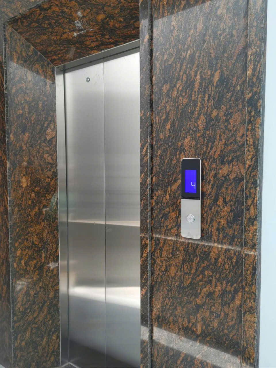  Tôi chủ nhà cho thuê nhà lô góc, mới ,vỉa hè, 97m2- 5T, Giảng Võ_30 Tr 