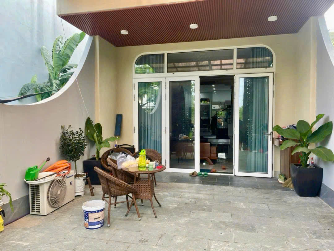  Bán nhà kiên cố 3 tầng Hòa Xuân đối diện công viên xanh mát 