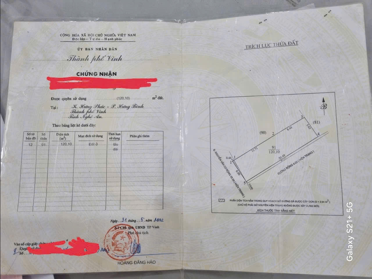  BÁN LÔ GÓC 120M² + NHÀ 3 TẦNG KIÊN CỐ – MẶT ĐƯỜNG NGUYỄN VĂN CỪ, TP VINH 