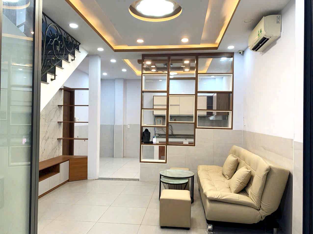  Bán nhà lô góc HXH Cách Mạng Tháng Tám Q3- ngang gần 4.5m nở hậu - 50m2: nhỉnh 6 tỷ. 0334432212 