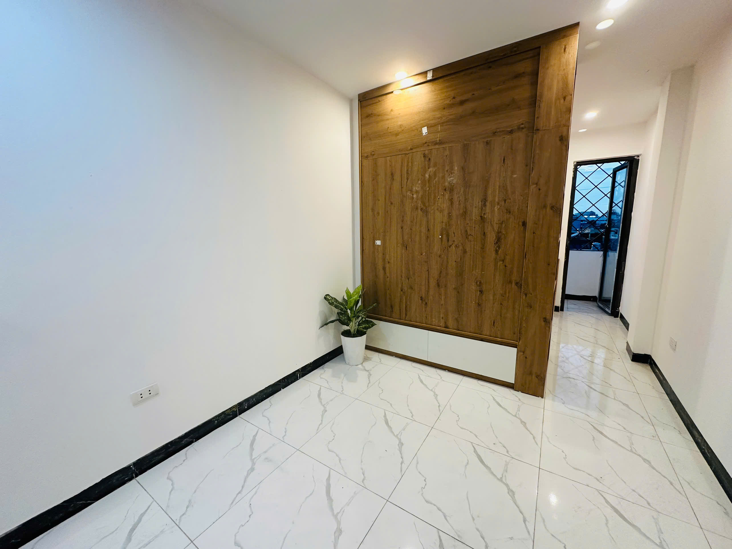  Cho thuê căn 1PN 1PK cực đẹp mới 100% sạch thoáng Full đồ tại Ngõ 198 Xã Đàn 