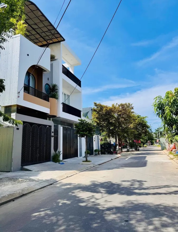  VỪA Ở VỪA CHO THUÊ, NHÀ 2 TẦNG, 2 MÊ, 90M2 – MẶT TIỀN BÀU MẠC 17, LIÊN CHIỂU – CHỈ 5.69 TỶ 