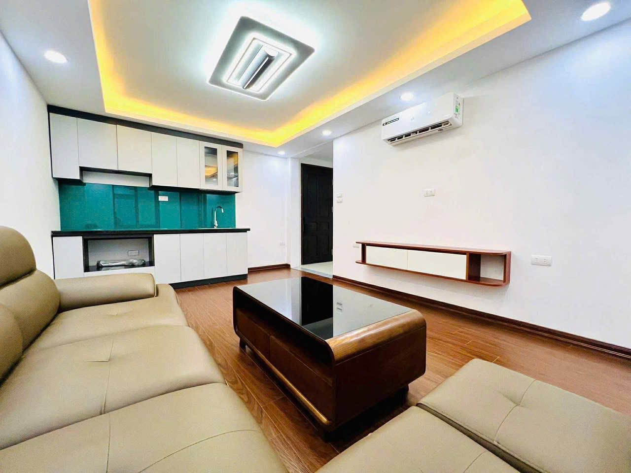  ????Tầng 2 TT Nguyên Hồng, 80m2 sử dụng, 3PN, Mới đẹp tiện nghi, 4.95 tỷ 