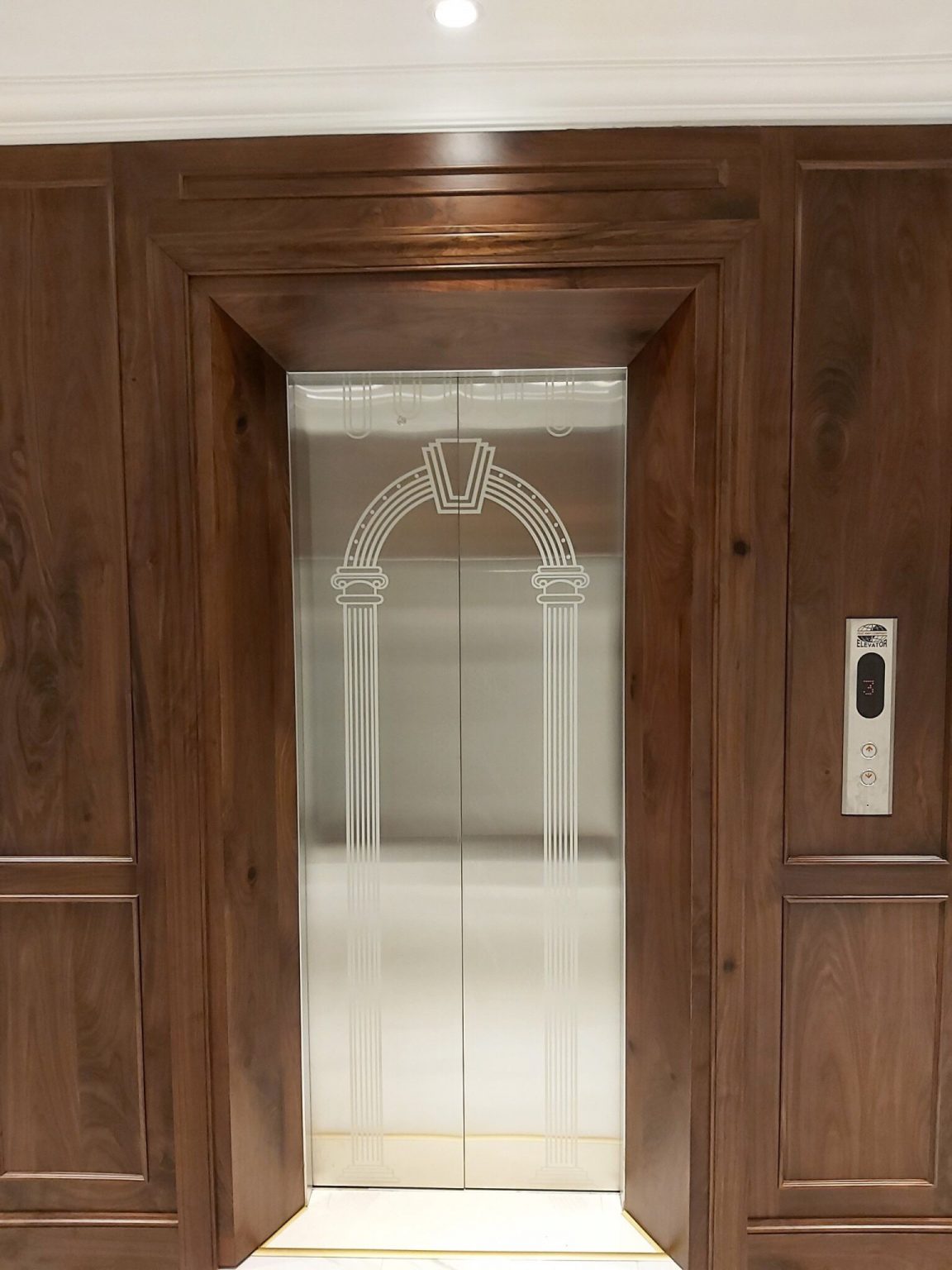  Mình cho thuê nhà mới, hai cửa đi, 99m2_ 5T; vỉa hè, Minh Khai-30 Tr 