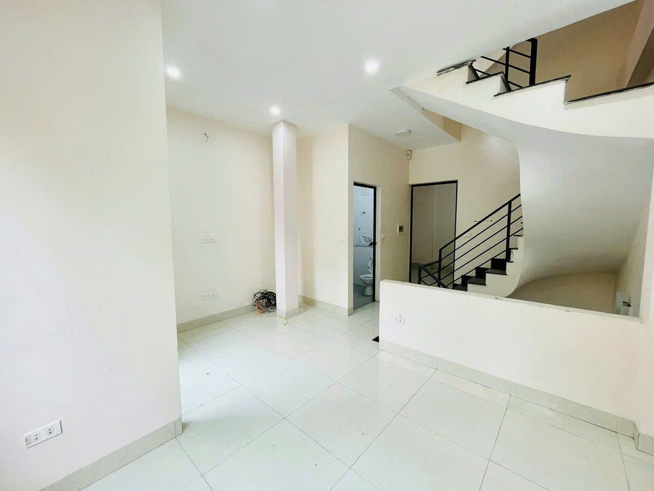  Cho thuê nhà nguyên căn Bủi Quốc Khái, 40m² x 4 tầng 12 triệu/tháng 